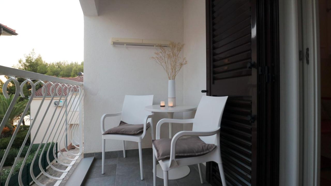 Apartment Ena - Lavica Подстрана Экстерьер фото